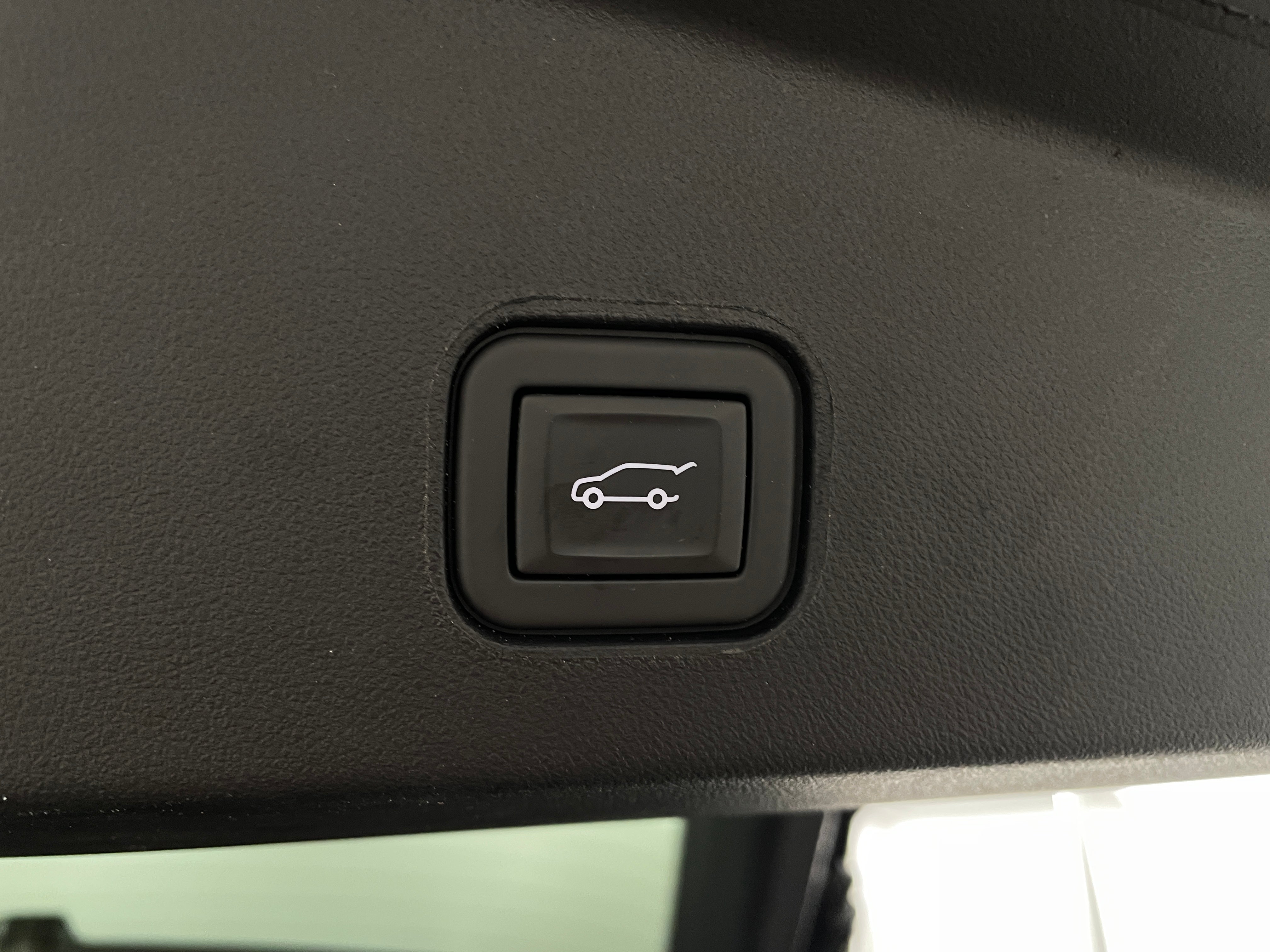 Used 2024 Cadillac LYRIQ Luxury 2 with VIN 1GYKPRRL3RZ117354 for sale in Oak Creek, WI