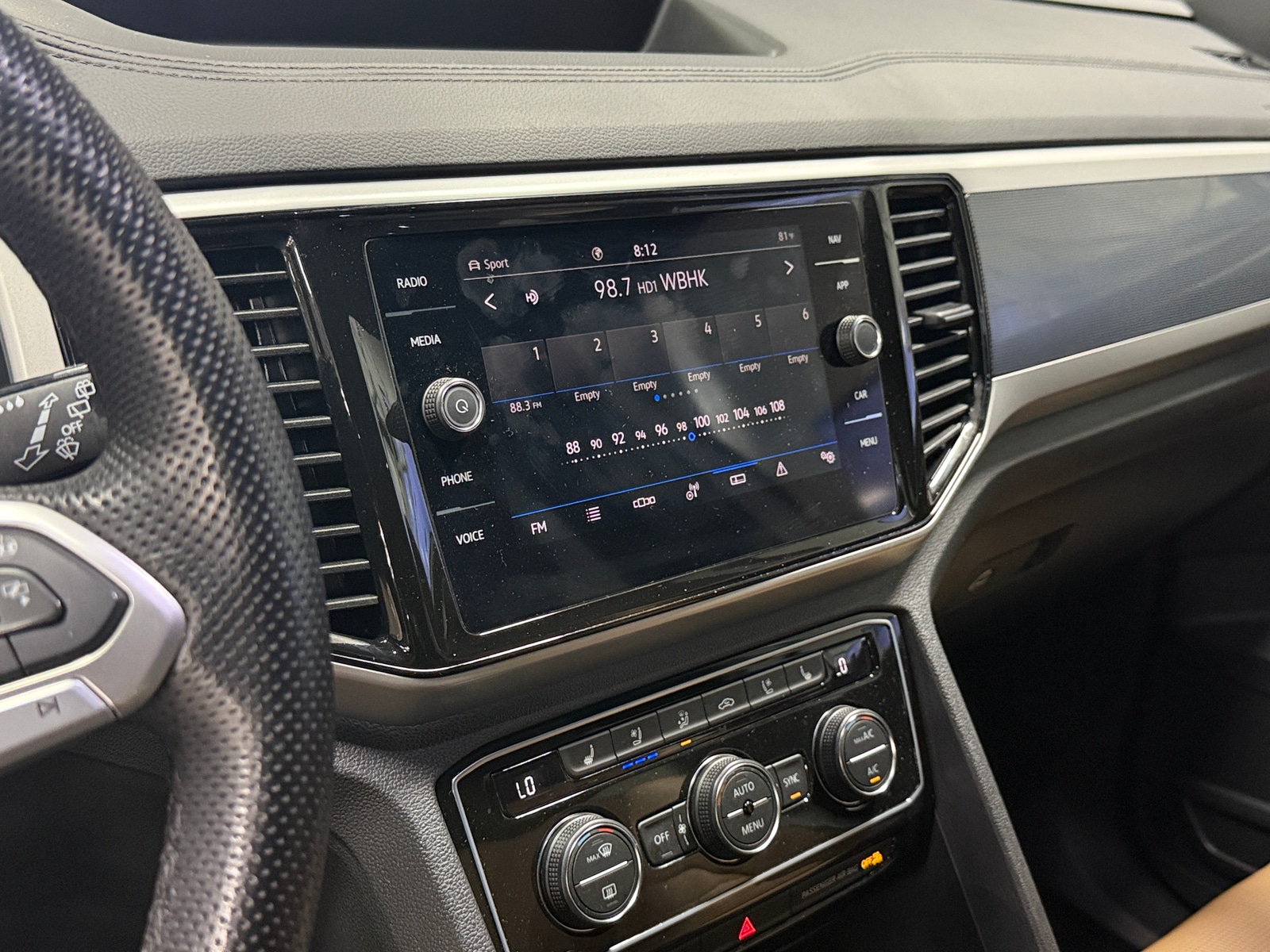 Thumbnail: 2023 Volkswagen Atlas - 3