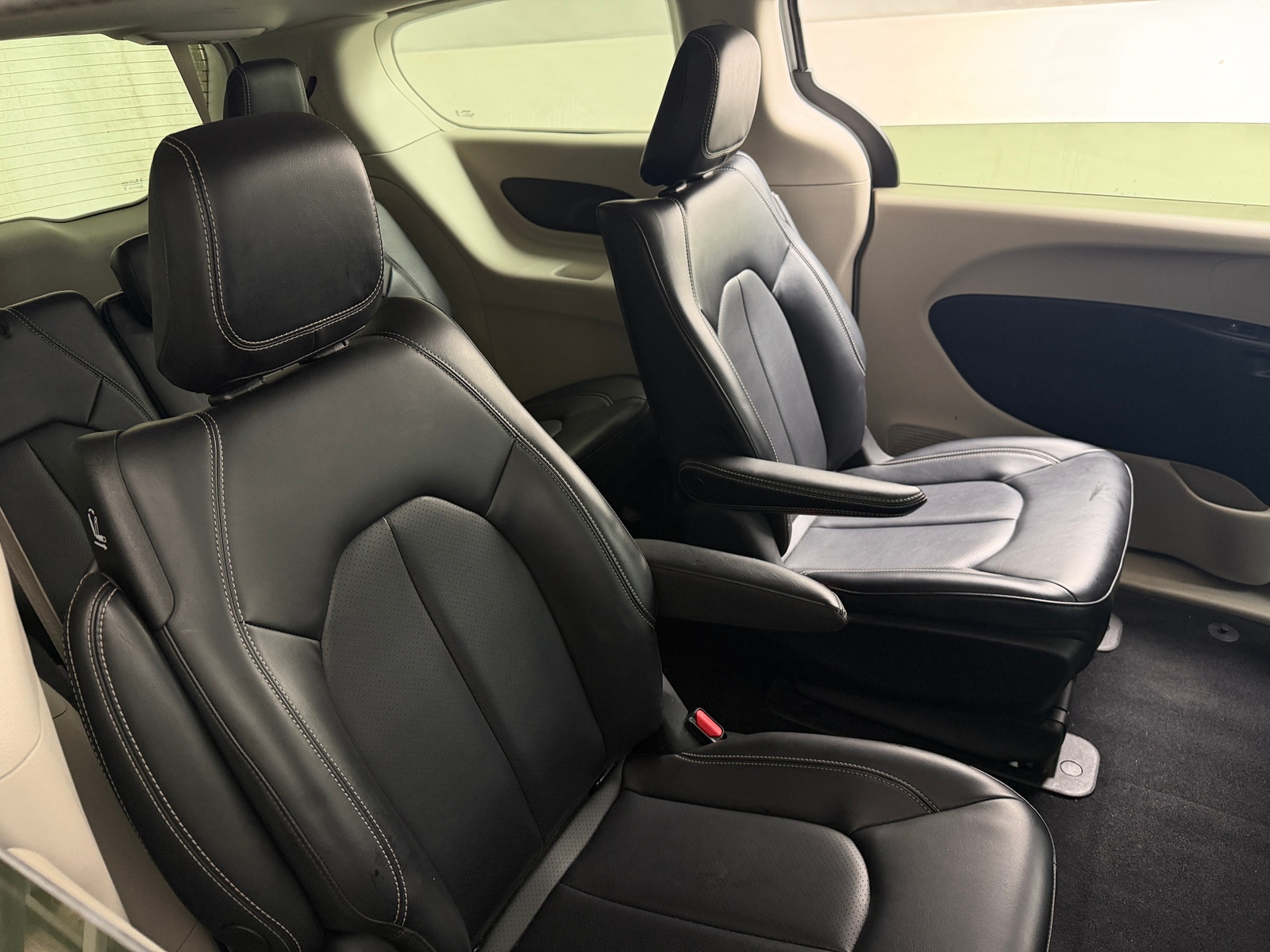 Thumbnail: 2023 Chrysler Pacifica - 5