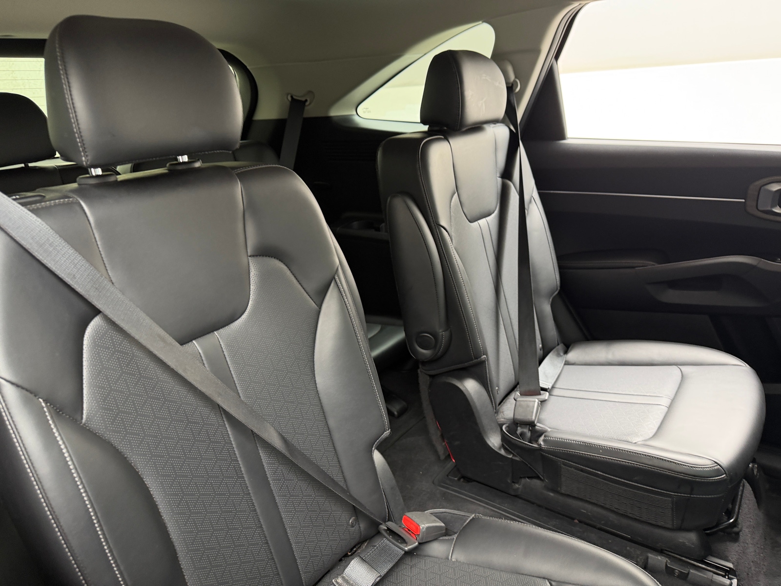 Thumbnail: 2023 Kia Sorento - 5