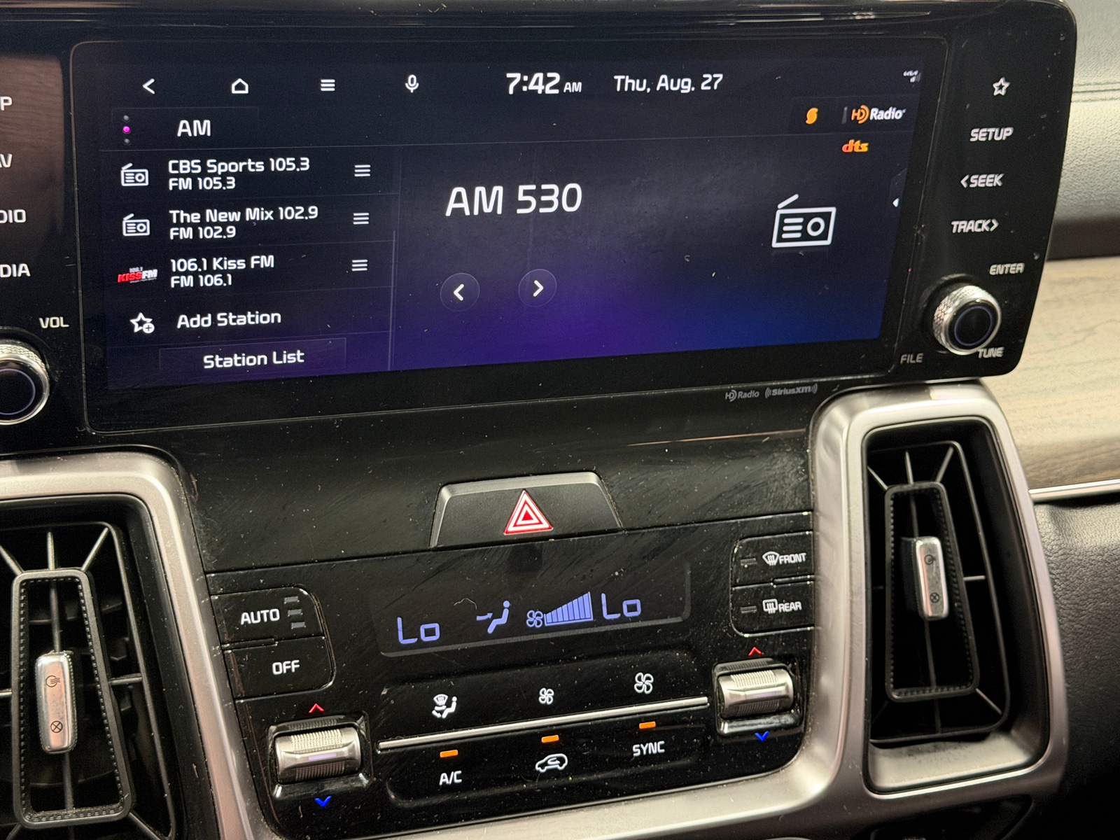 Thumbnail: 2023 Kia Sorento - 3