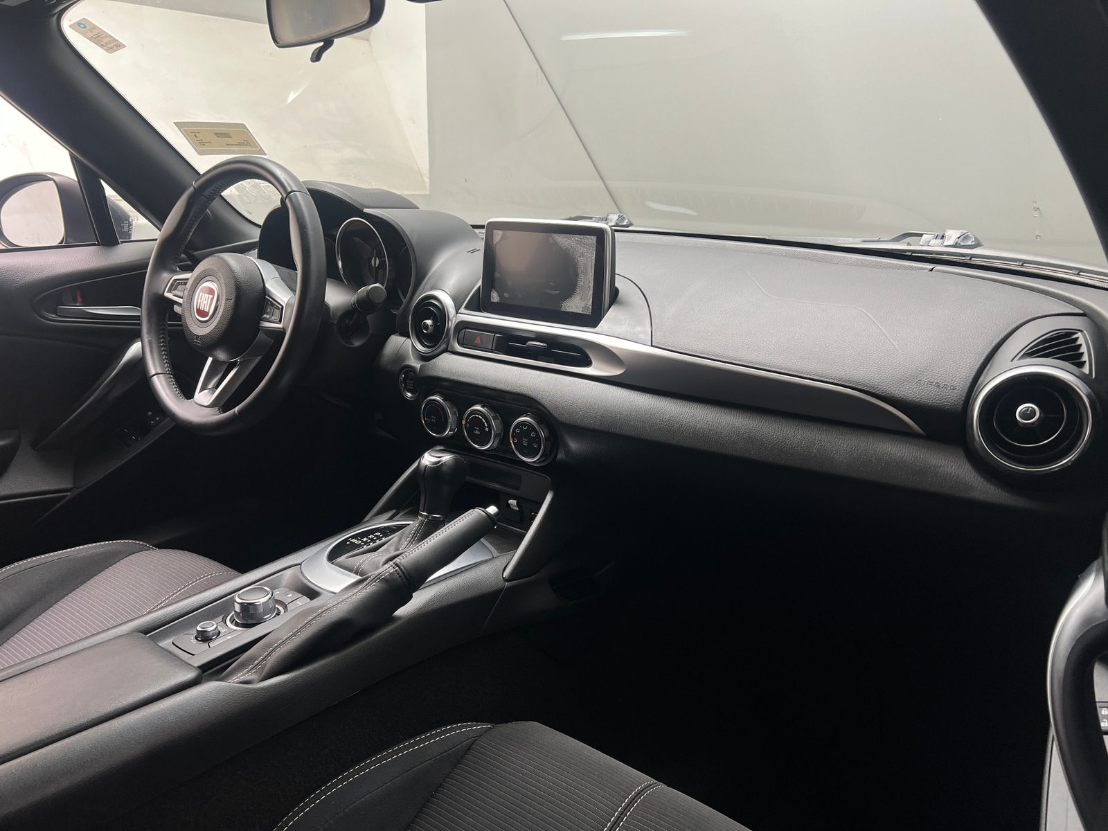 Thumbnail: 2017 Fiat 124 Spider - 3