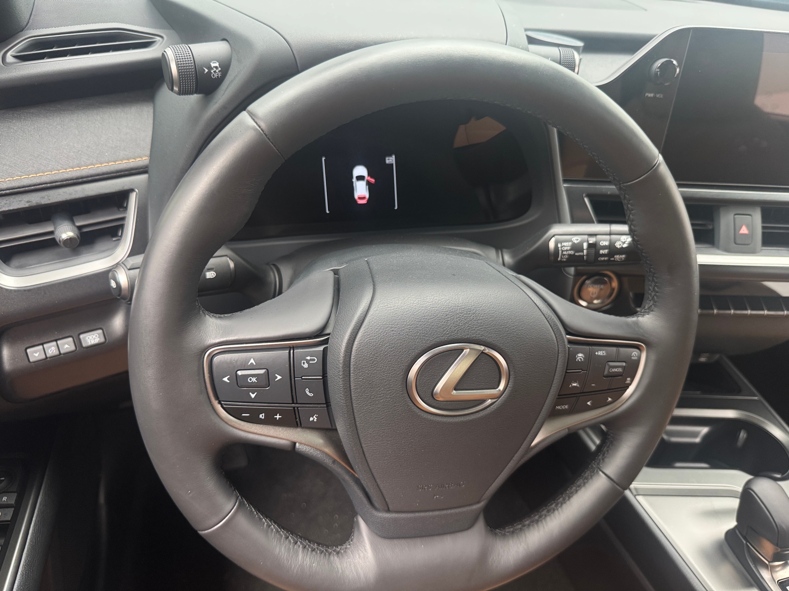 Thumbnail: 2025 Lexus UX - 4