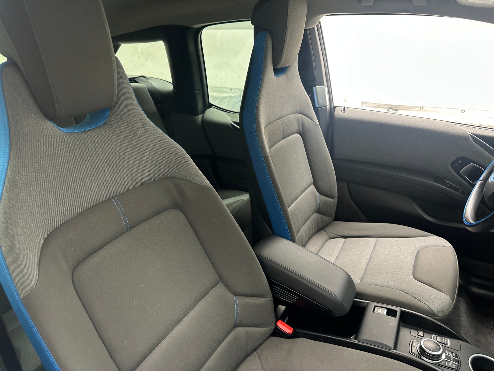 Thumbnail: 2018 BMW i3 - 2