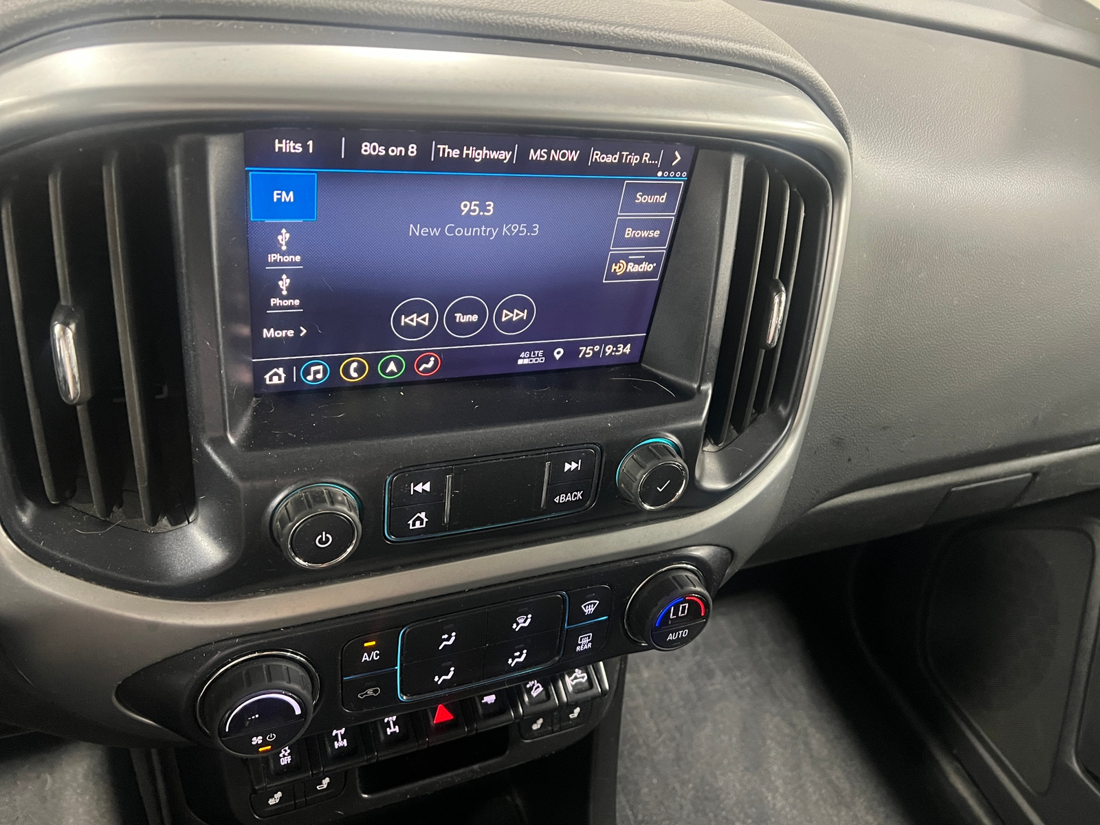 Thumbnail: 2020 Chevrolet Colorado - 3