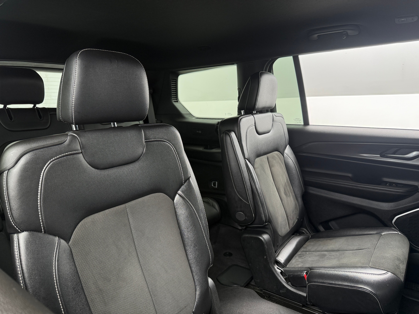 Thumbnail: 2022 Jeep Grand Cherokee L - 5