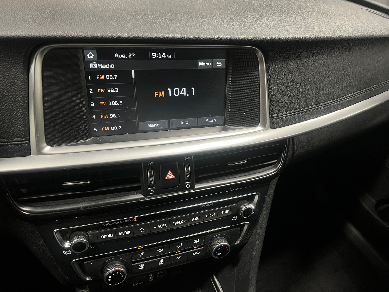 Thumbnail: 2019 Kia Optima - 4