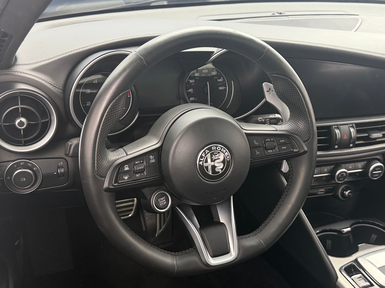 Thumbnail: 2023 Alfa Romeo Giulia - 4