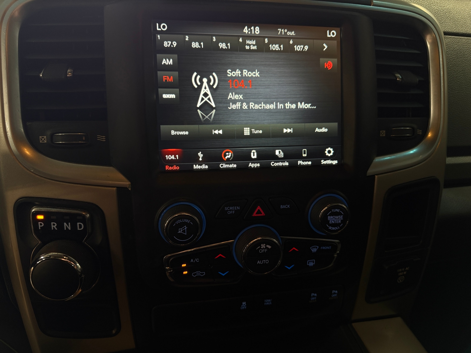 Thumbnail: 2019 RAM 1500 Classic - 4