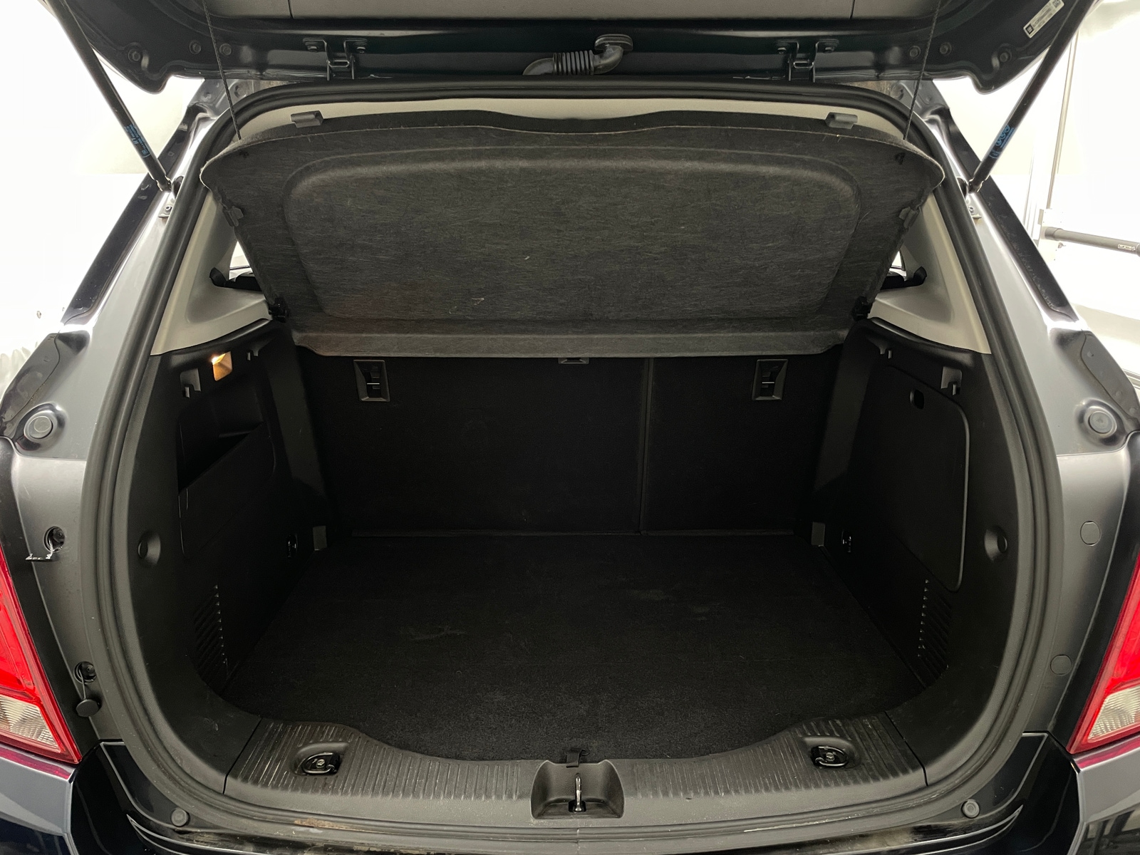 Thumbnail: 2021 Chevrolet Trax - 6