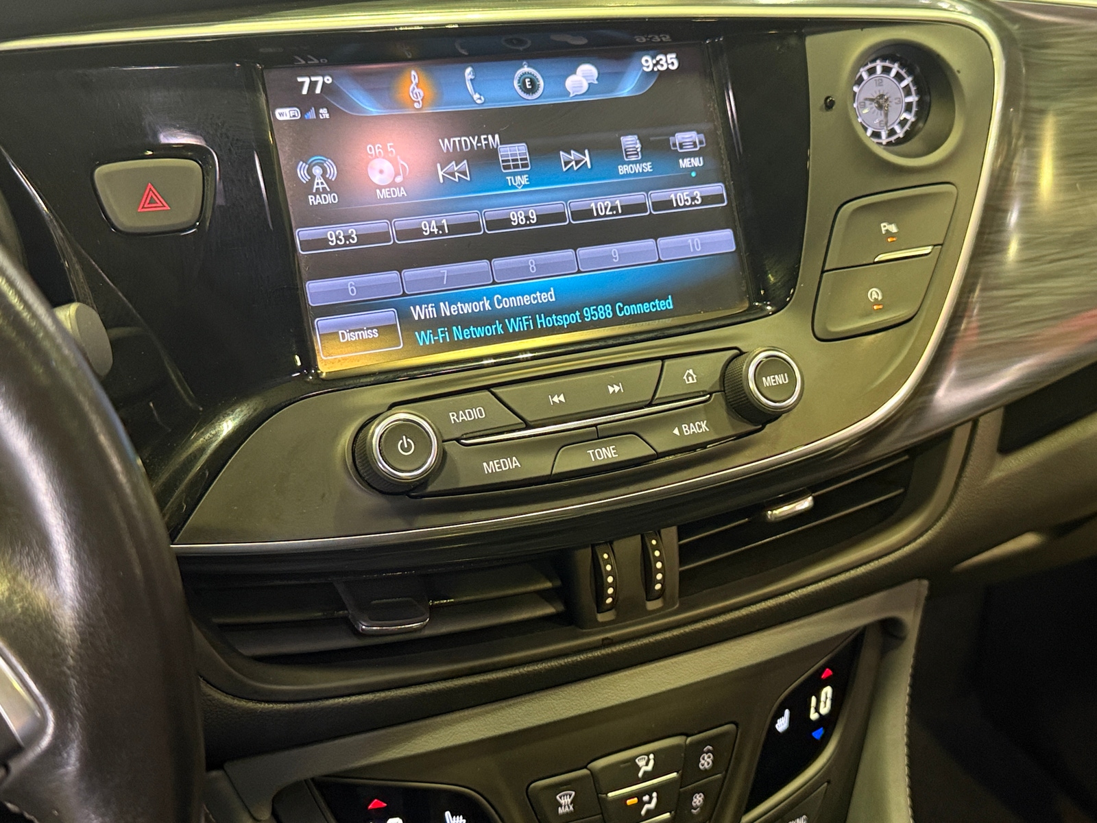 Thumbnail: 2019 Buick Envision - 3