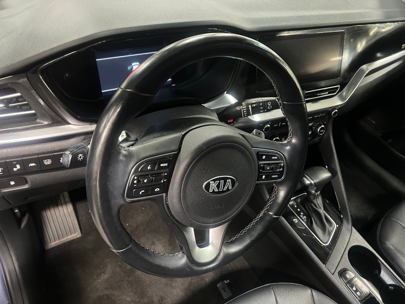Thumbnail: 2020 Kia Niro - 4