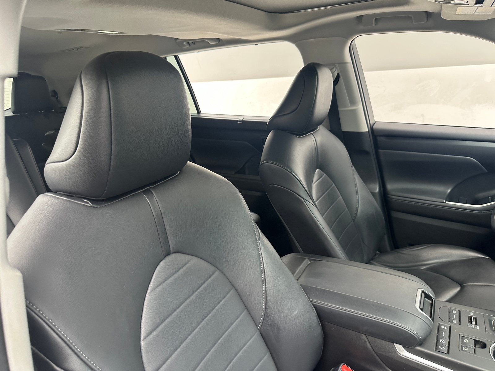 Thumbnail: 2021 Toyota Highlander - 2