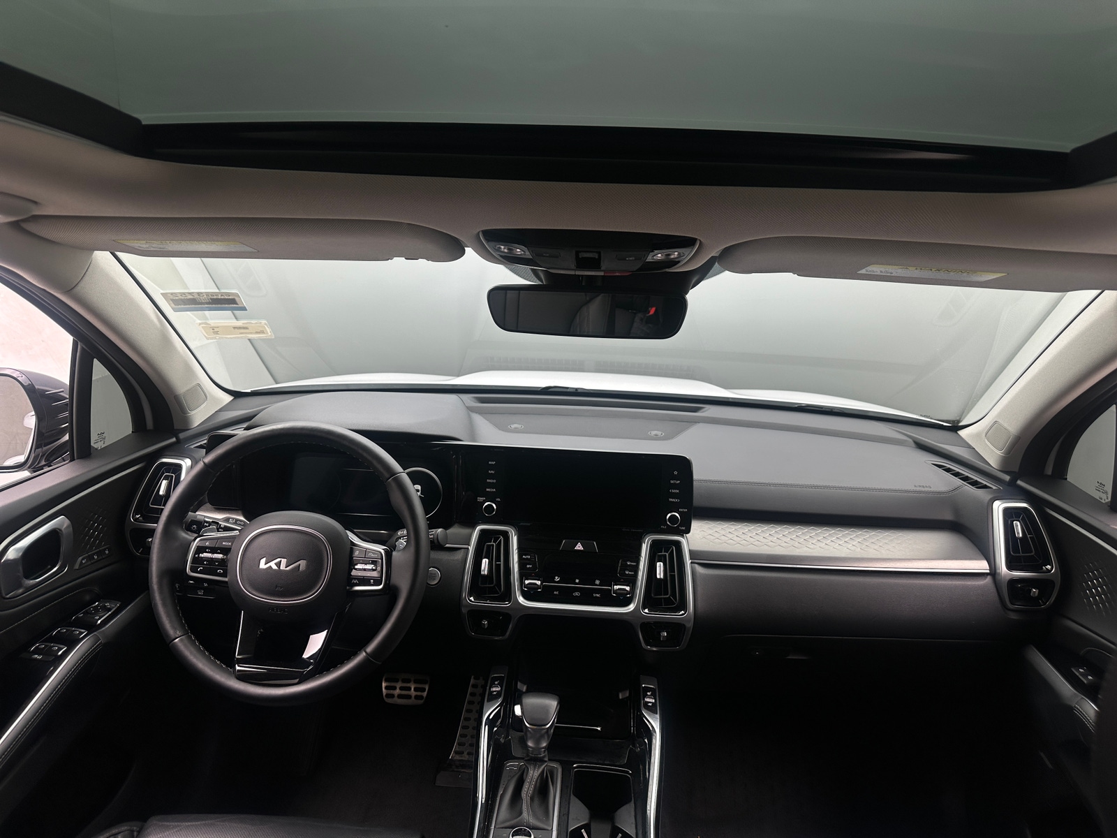 Thumbnail: 2023 Kia Sorento - 2