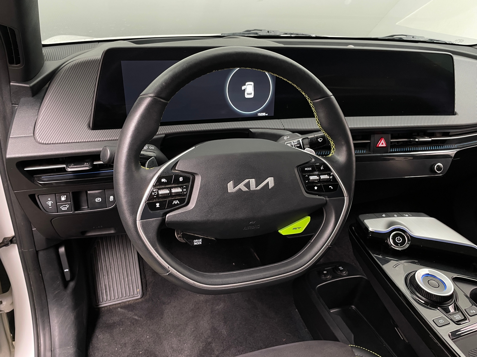 Thumbnail: 2023 Kia EV6 - 4