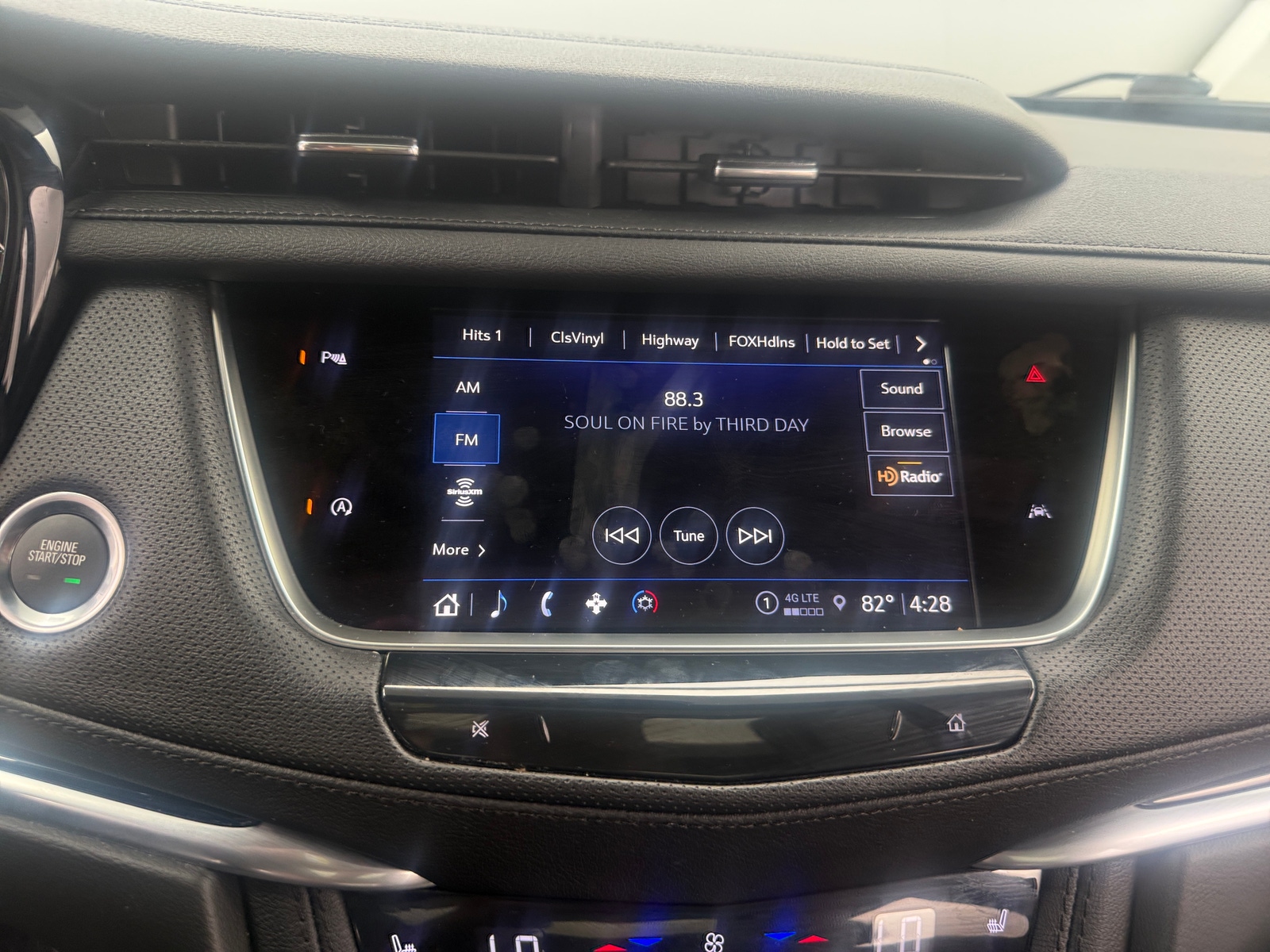 Thumbnail: 2024 Cadillac XT6 - 3