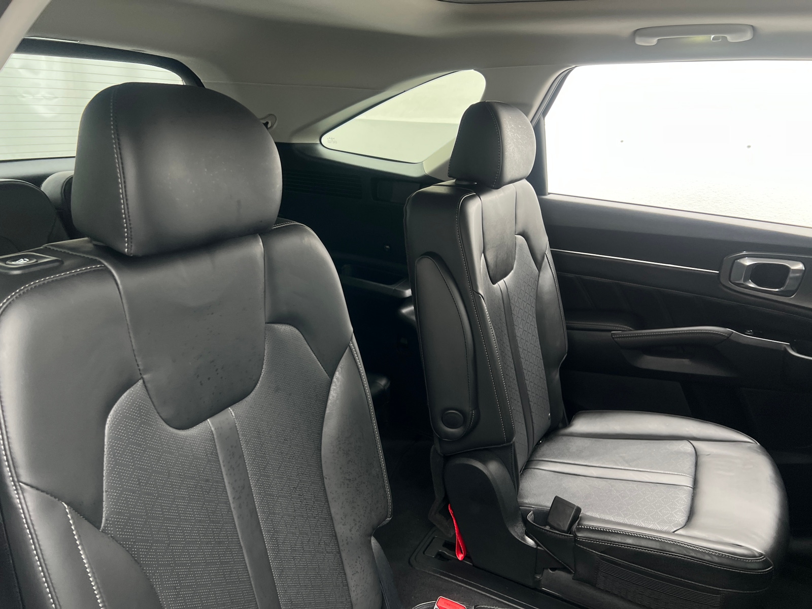 Thumbnail: 2023 Kia Sorento - 5