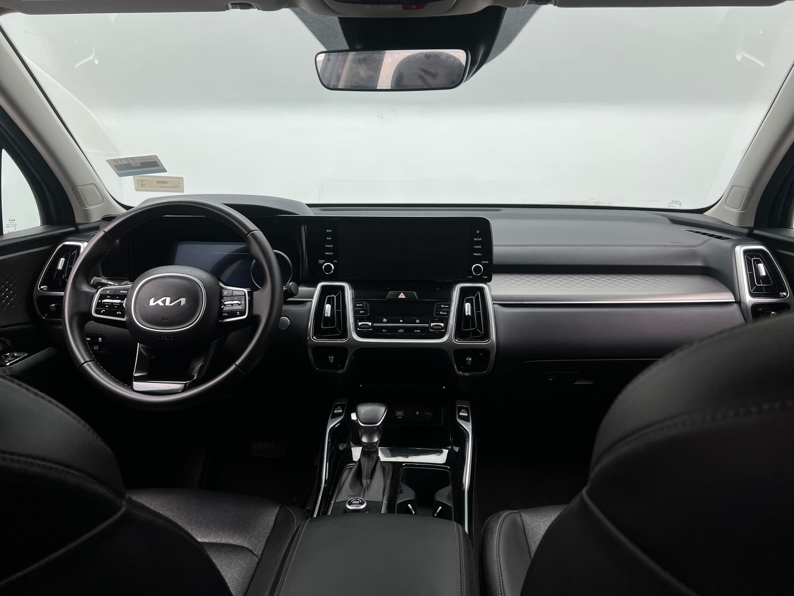 Thumbnail: 2023 Kia Sorento - 2