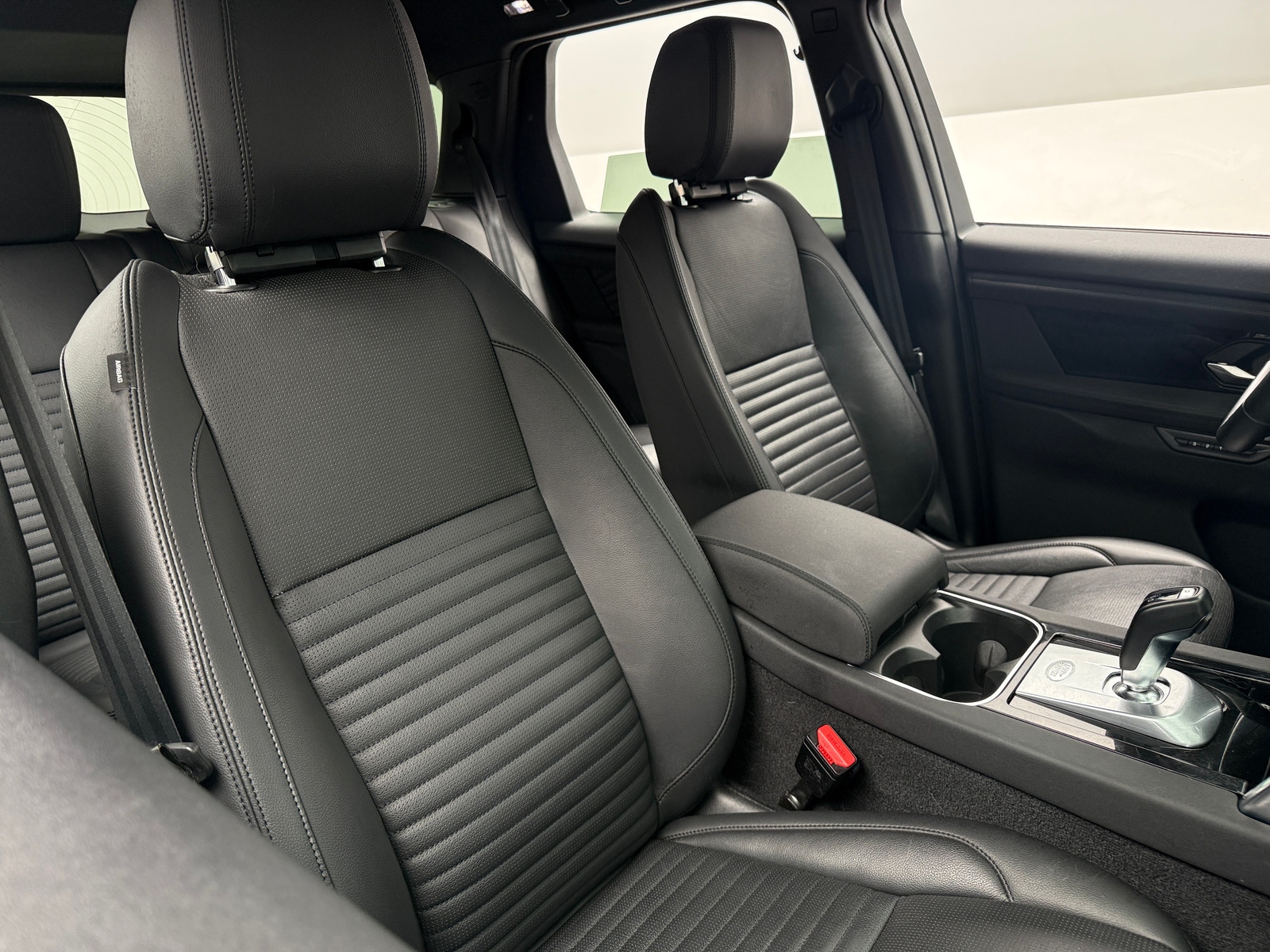 Thumbnail: 2023 Land Rover Discovery Sport - 2