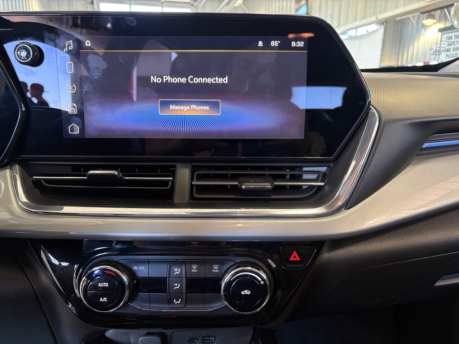 Thumbnail: 2025 Chevrolet Trax - 3