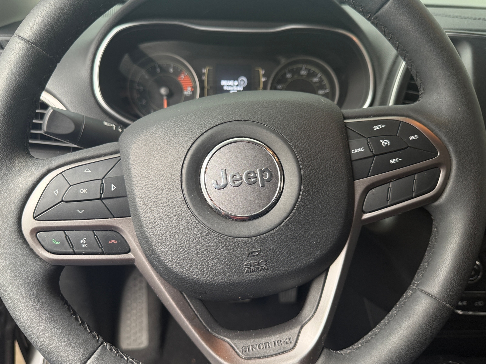 Thumbnail: 2021 Jeep Cherokee - 4
