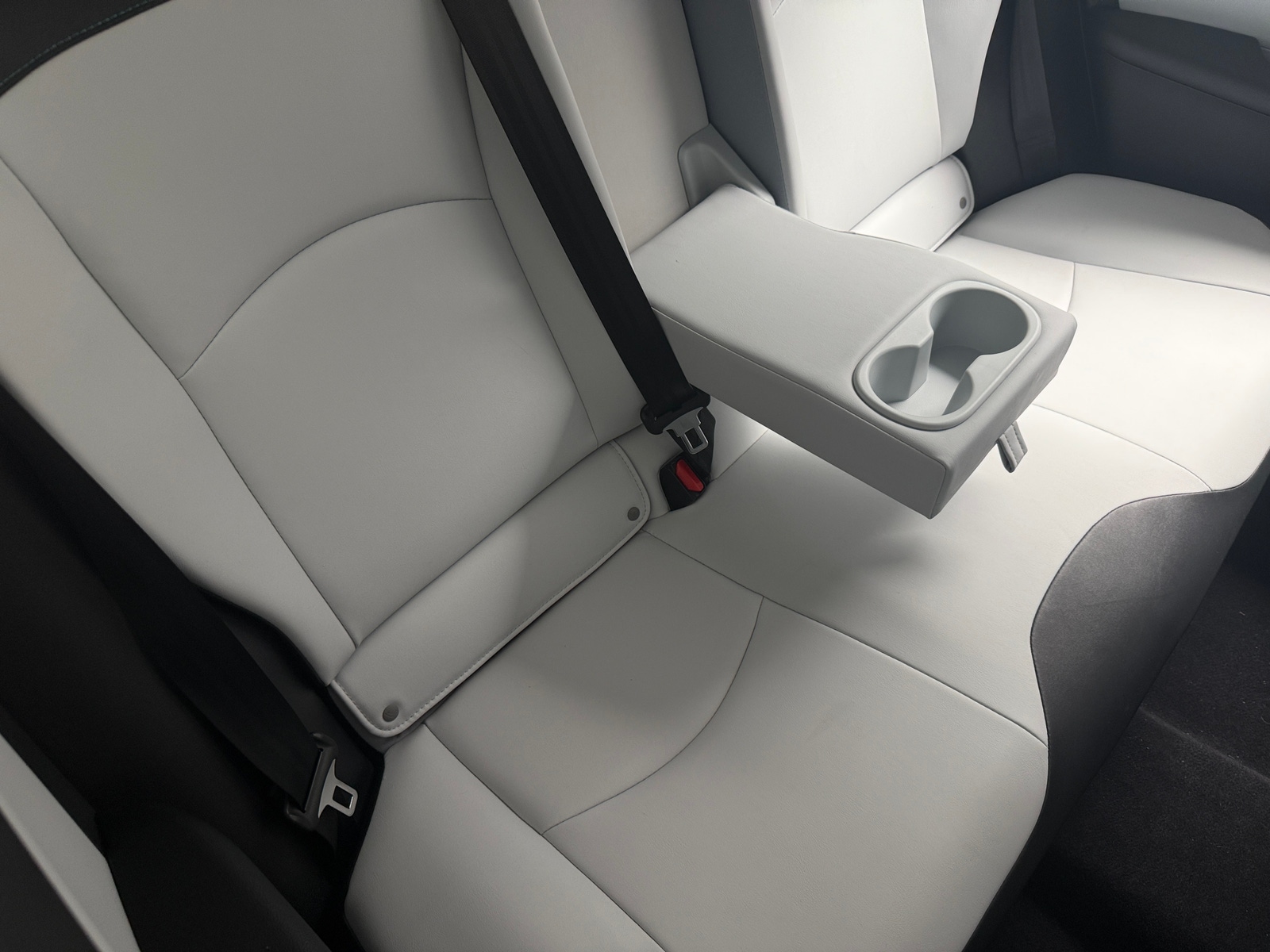 Thumbnail: 2017 Toyota Prius - 5