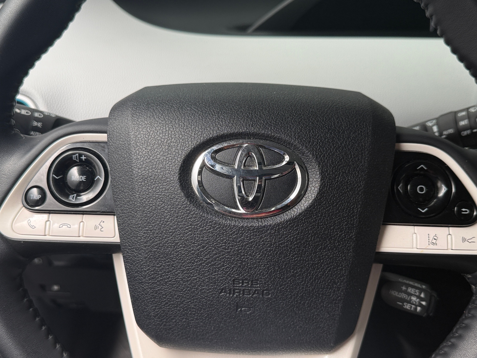 Thumbnail: 2017 Toyota Prius - 4