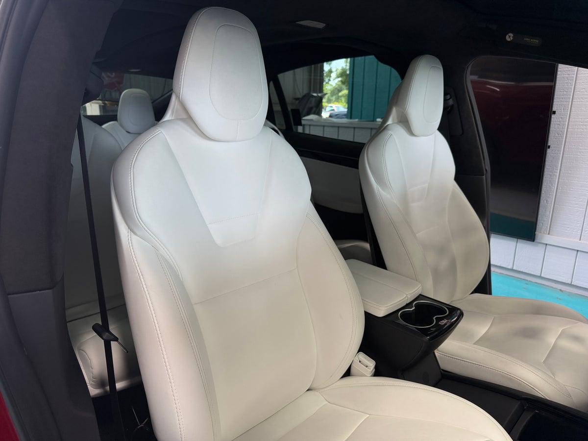 2017 Tesla Model X 90D in Red Multi-coat — photo 2
