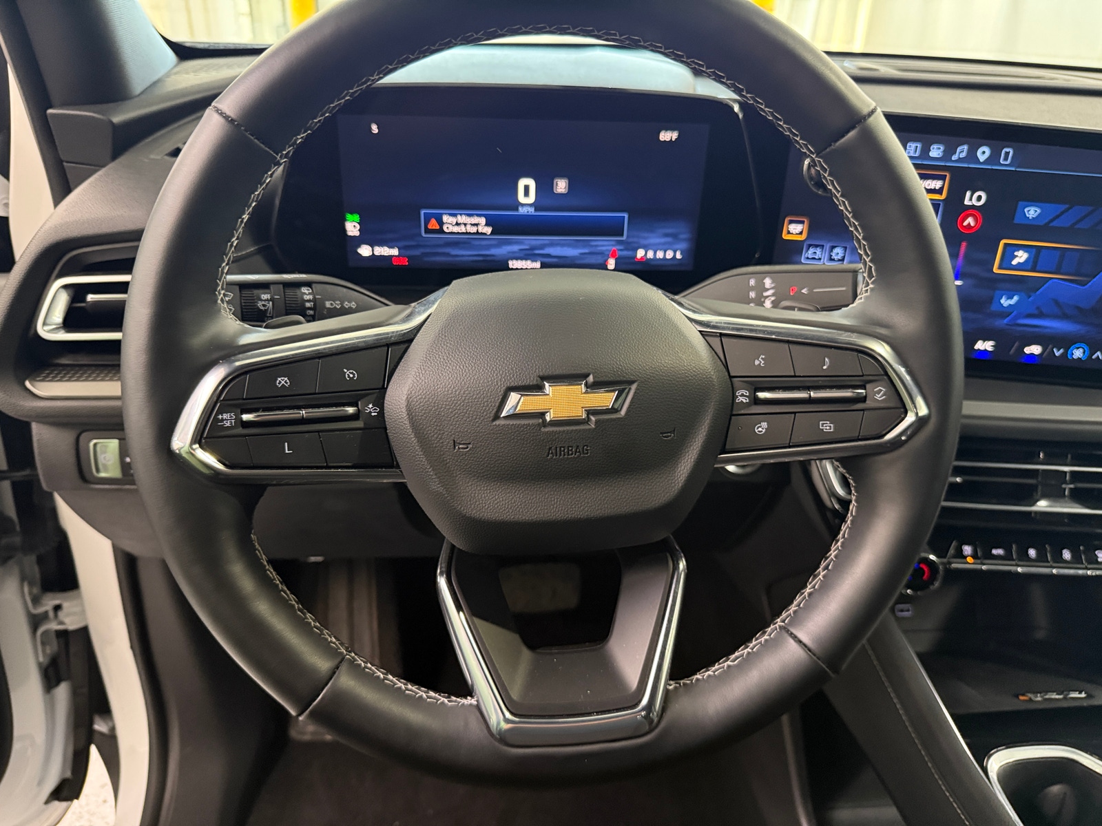 Thumbnail: 2025 Chevrolet Traverse - 5