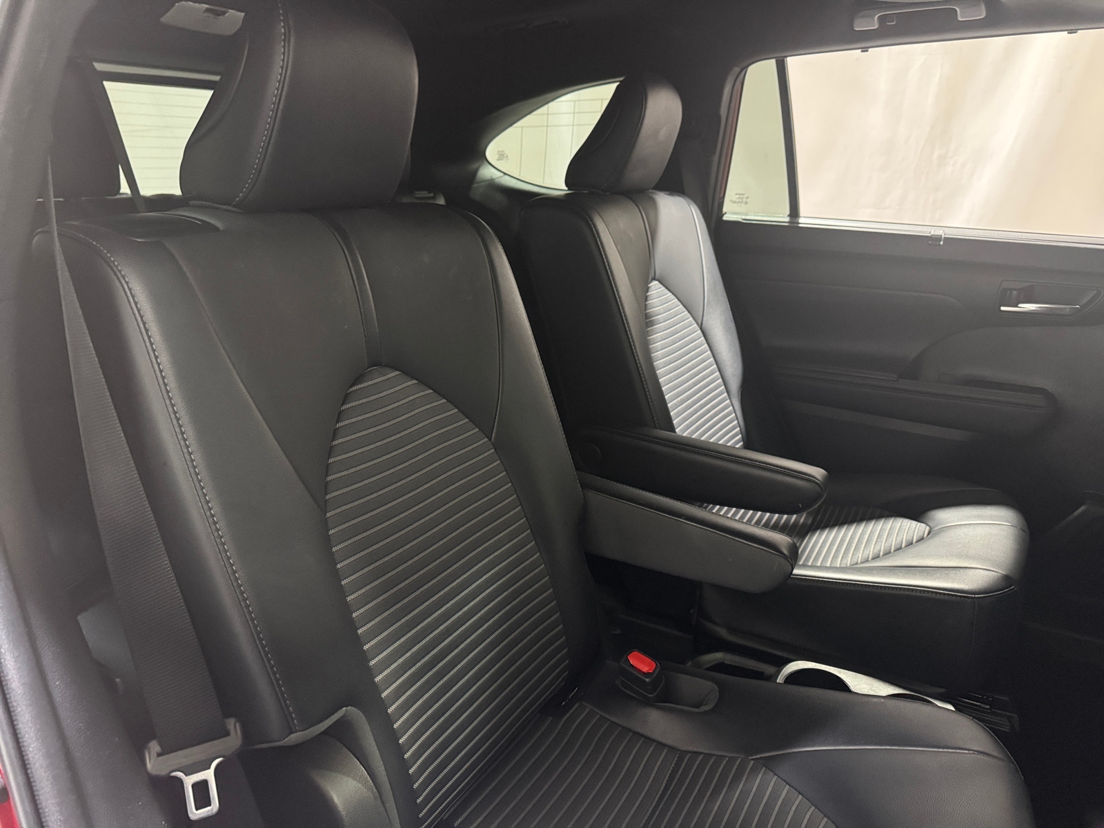 Thumbnail: 2021 Toyota Highlander - 6