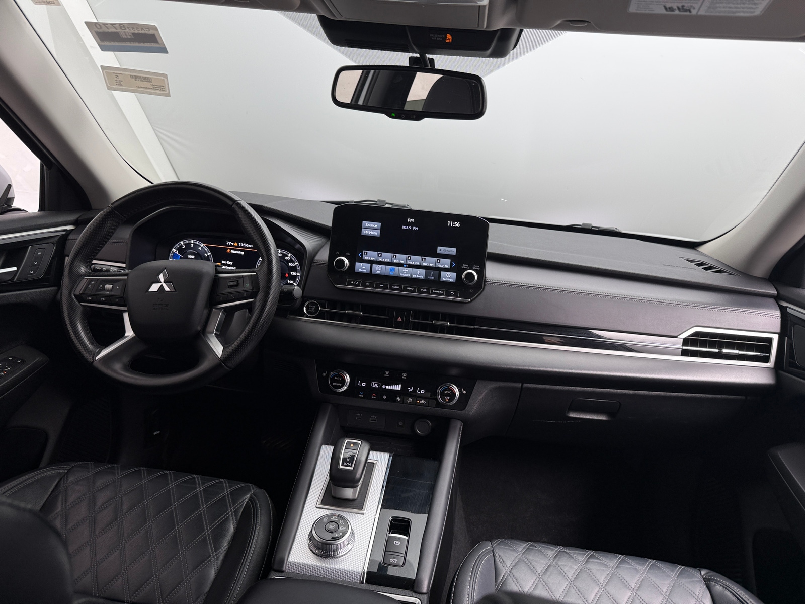 Thumbnail: 2024 Mitsubishi Outlander - 3