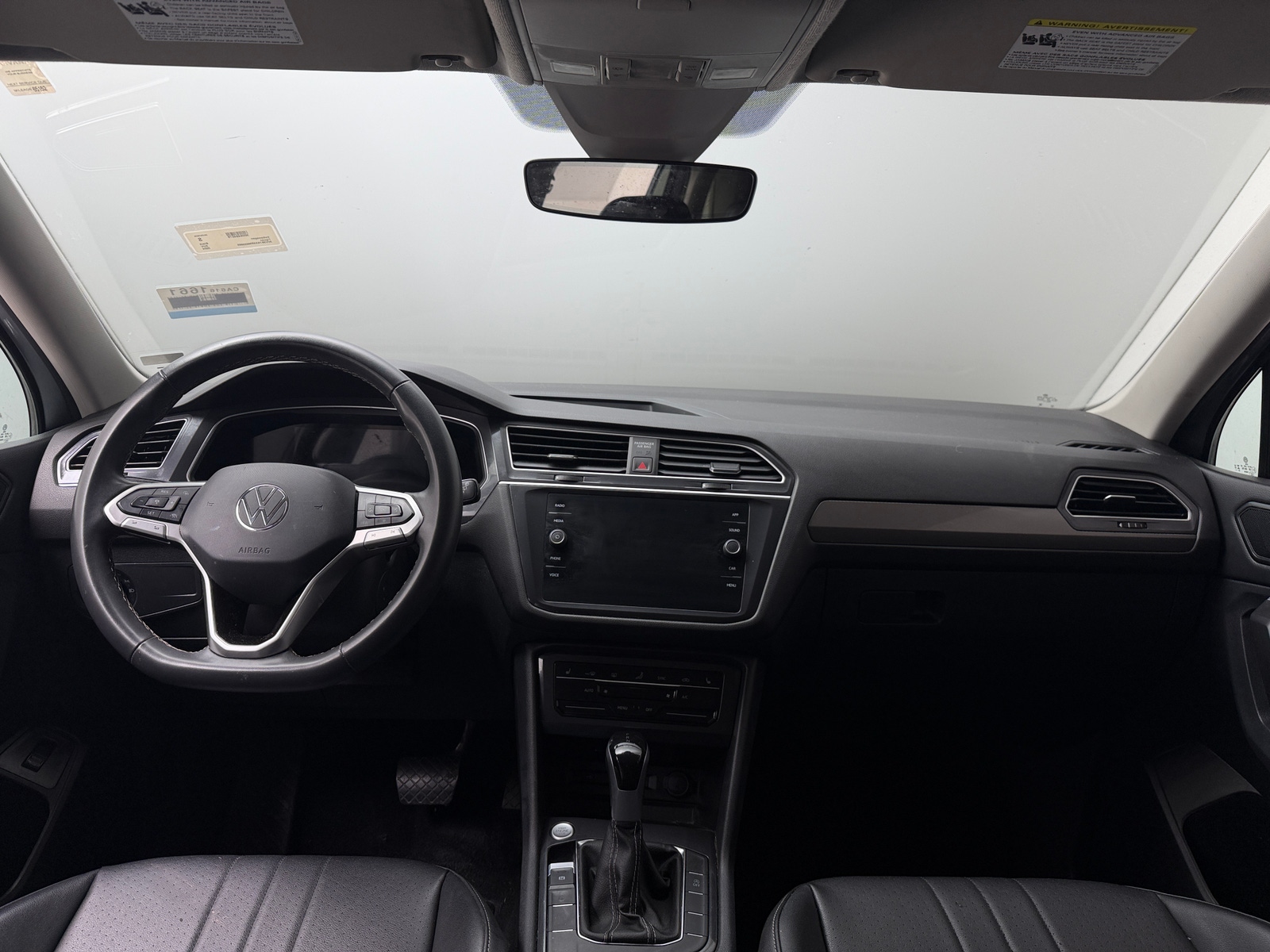 Thumbnail: 2024 Volkswagen Tiguan - 3