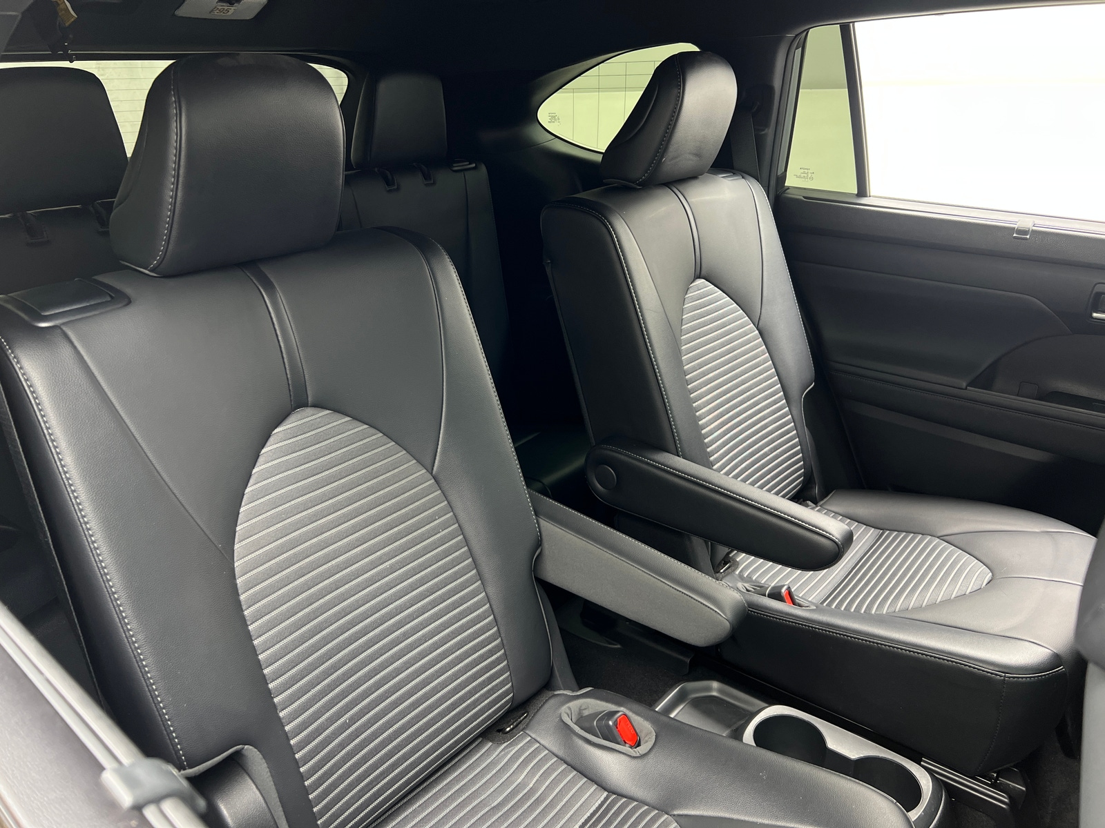Thumbnail: 2021 Toyota Highlander - 5