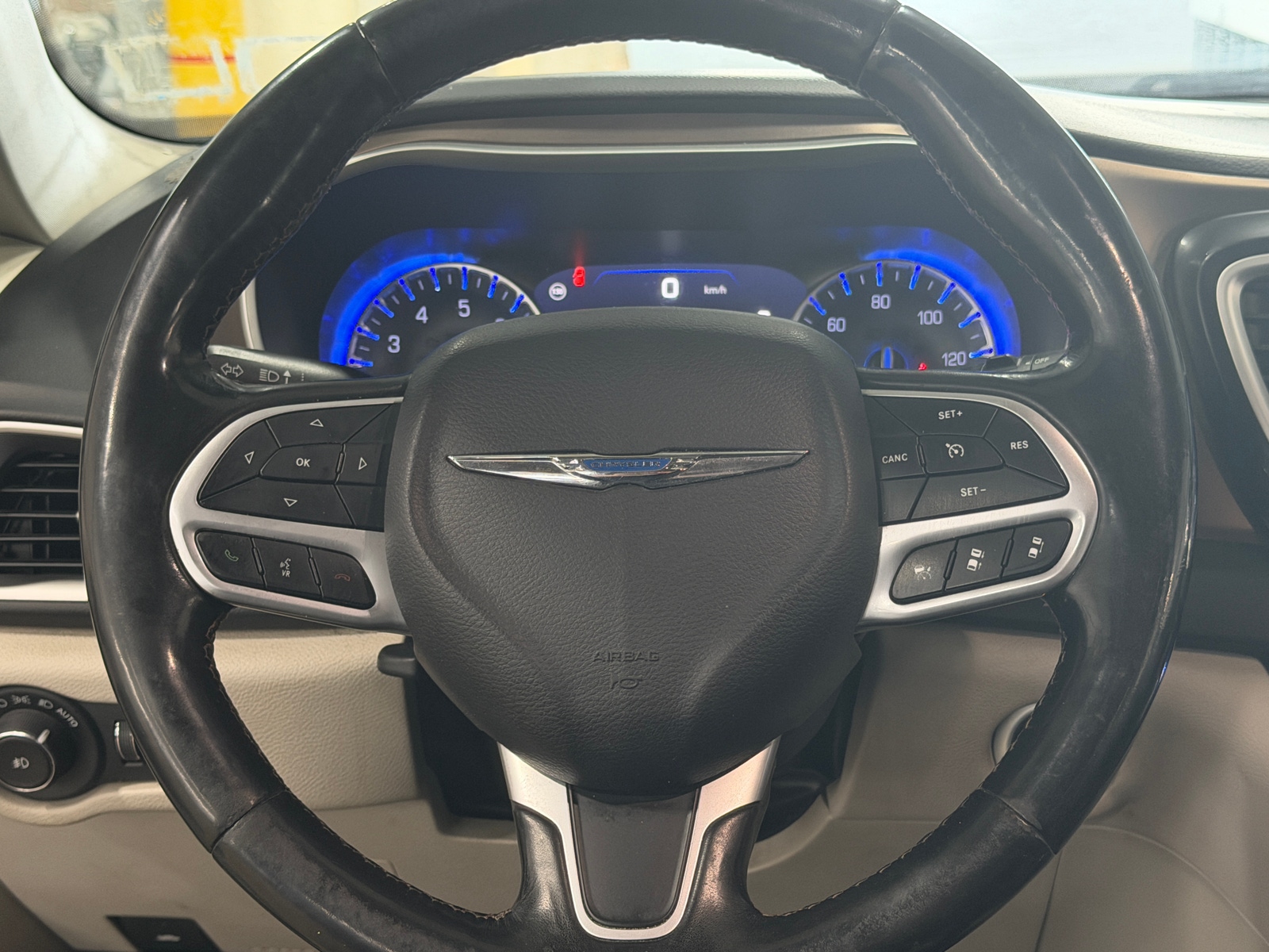 Thumbnail: 2019 Chrysler Pacifica - 4