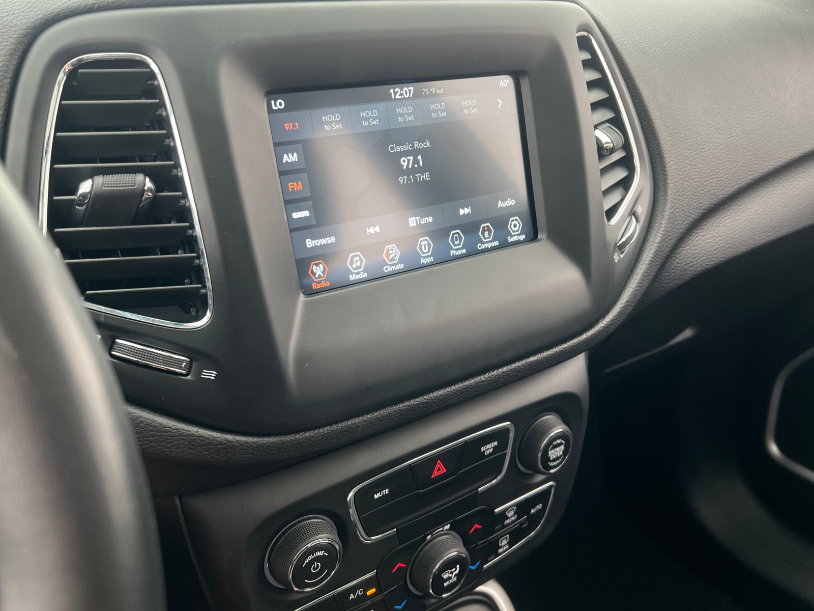 Thumbnail: 2020 Jeep Compass - 4