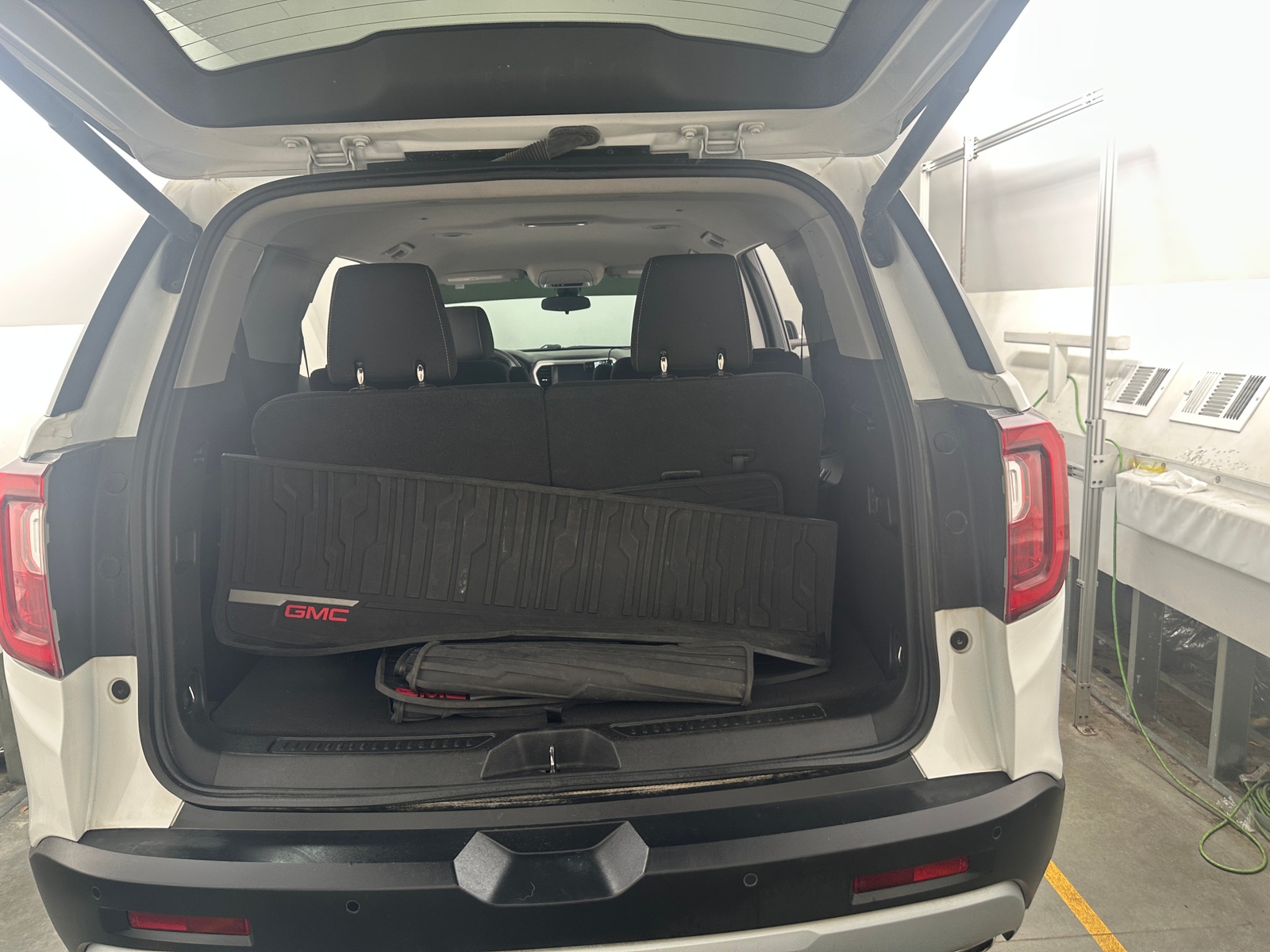 Thumbnail: 2023 GMC Acadia - 7