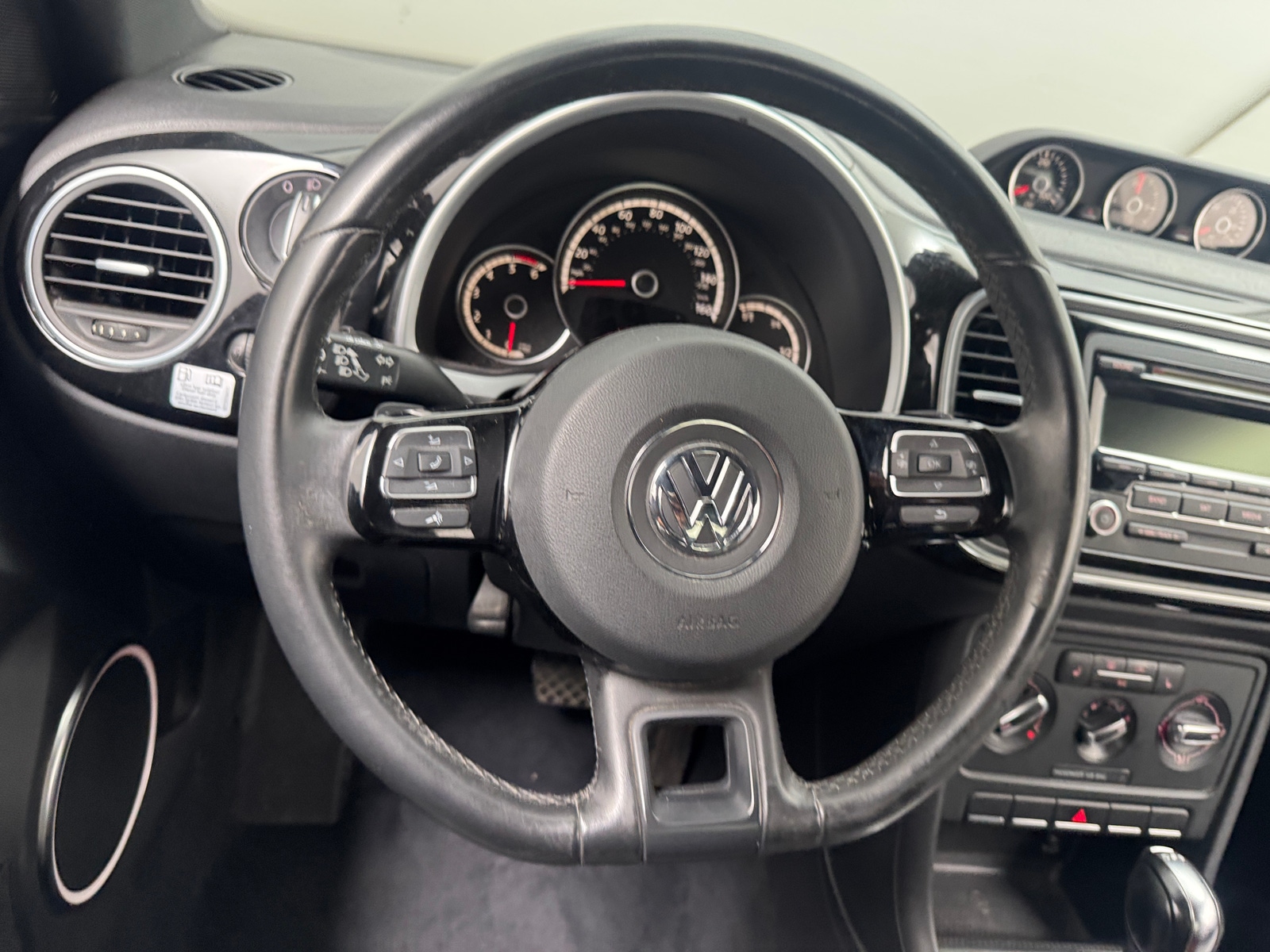 Thumbnail: 2013 Volkswagen Beetle - 3
