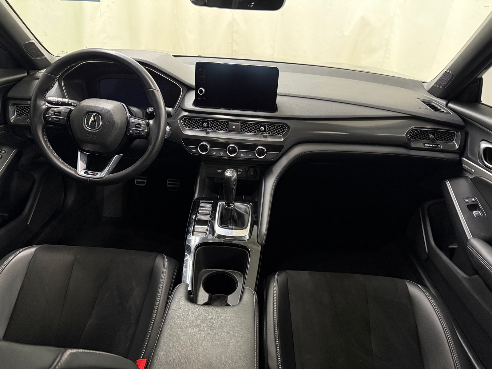 Thumbnail: 2023 Acura Integra - 3