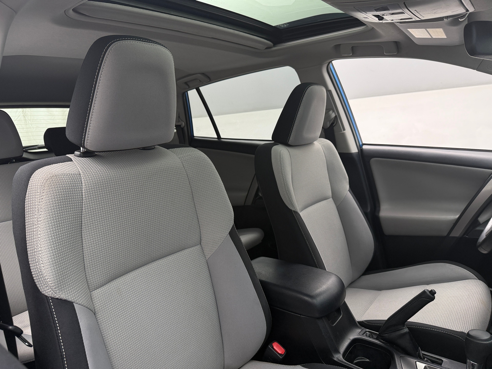 Thumbnail: 2018 Toyota RAV4 - 2