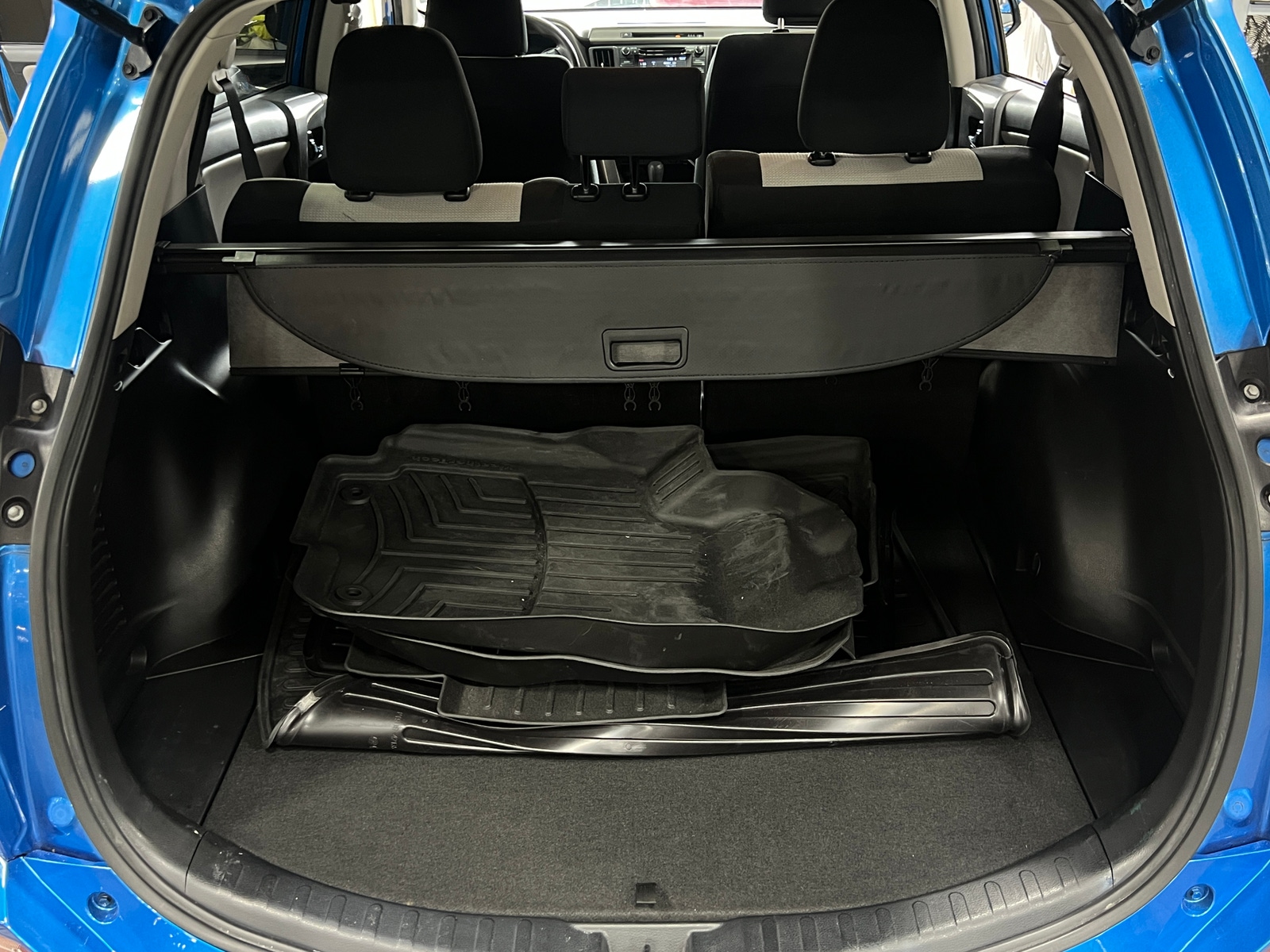 Thumbnail: 2018 Toyota RAV4 - 7