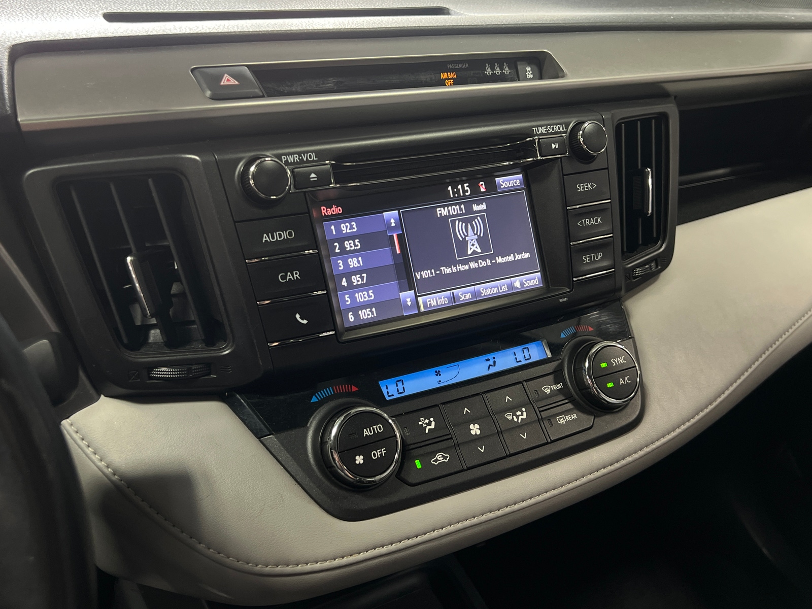 Thumbnail: 2018 Toyota RAV4 - 4