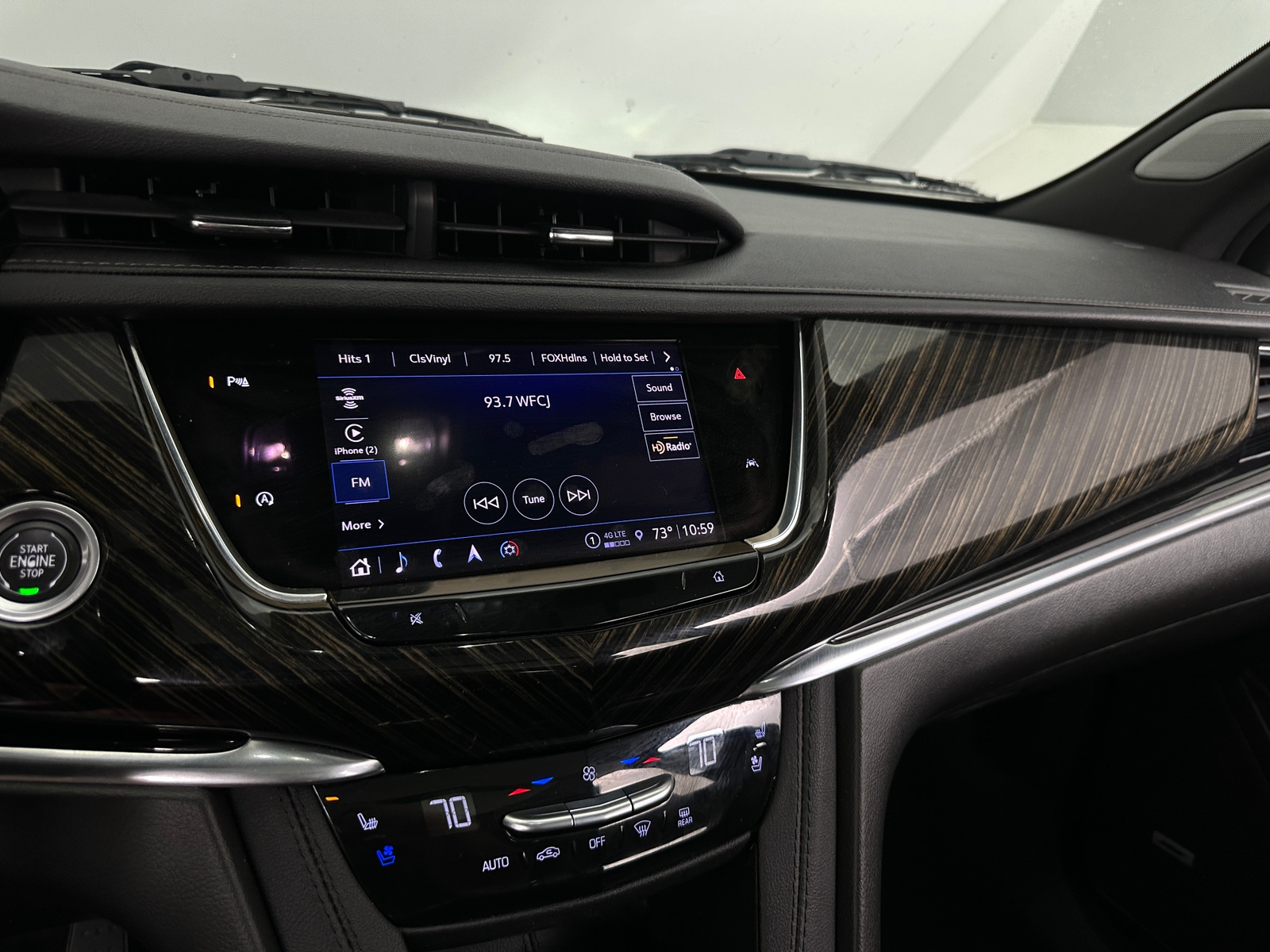 Thumbnail: 2023 Cadillac XT6 - 3