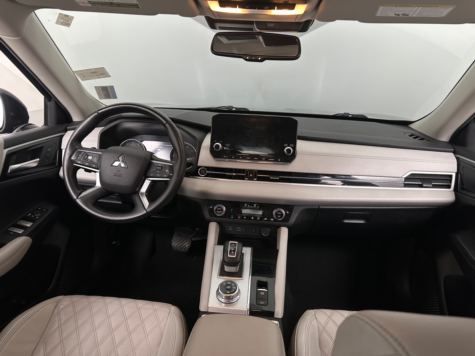 Thumbnail: 2022 Mitsubishi Outlander - 2