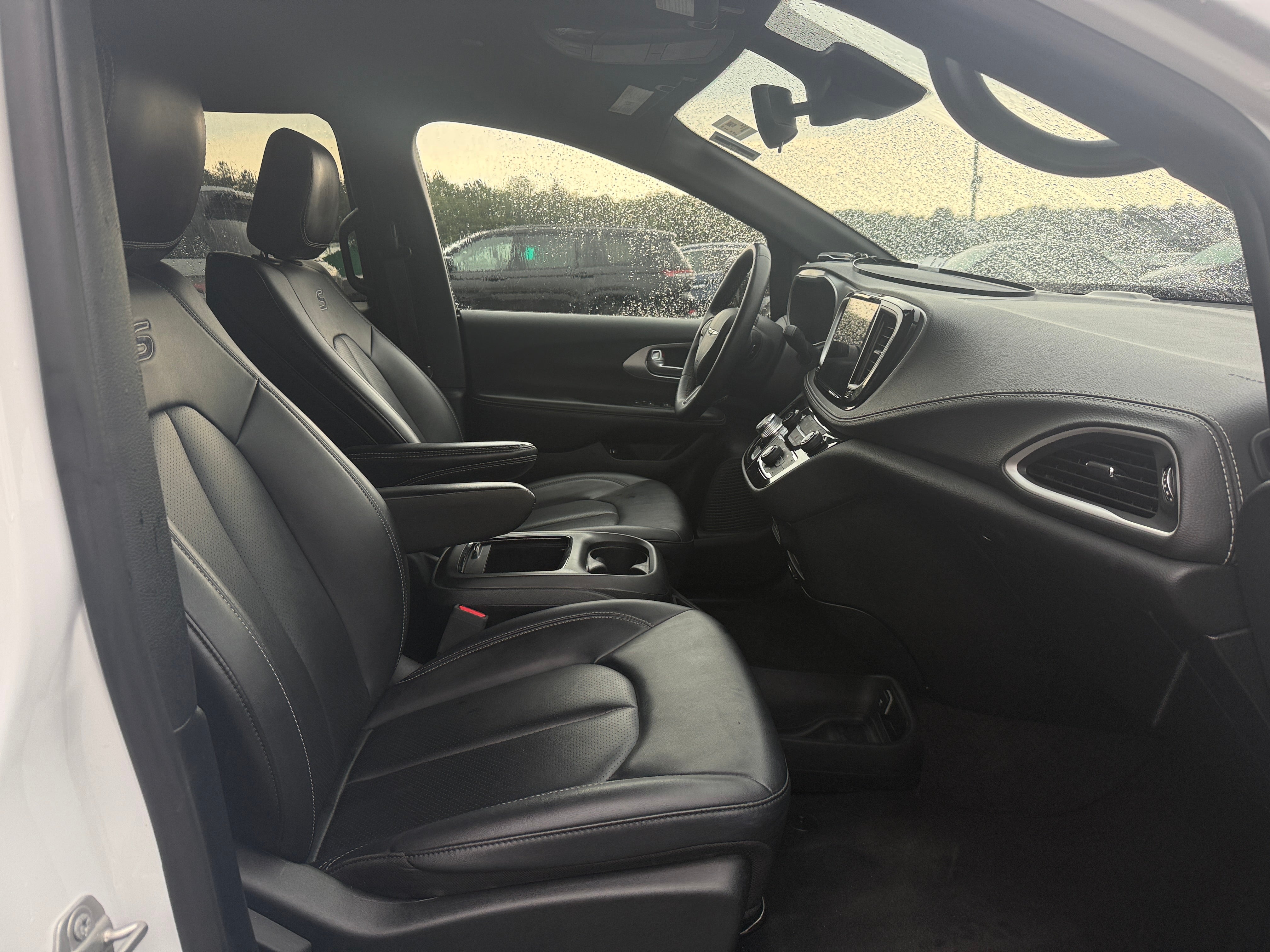 2024 Chrysler Pacifica PHEV Select