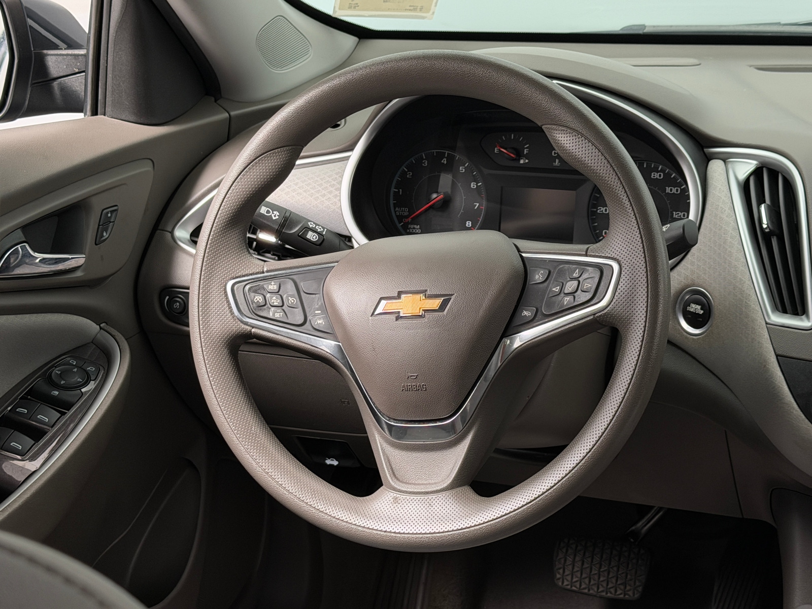 Thumbnail: 2020 Chevrolet Malibu - 5