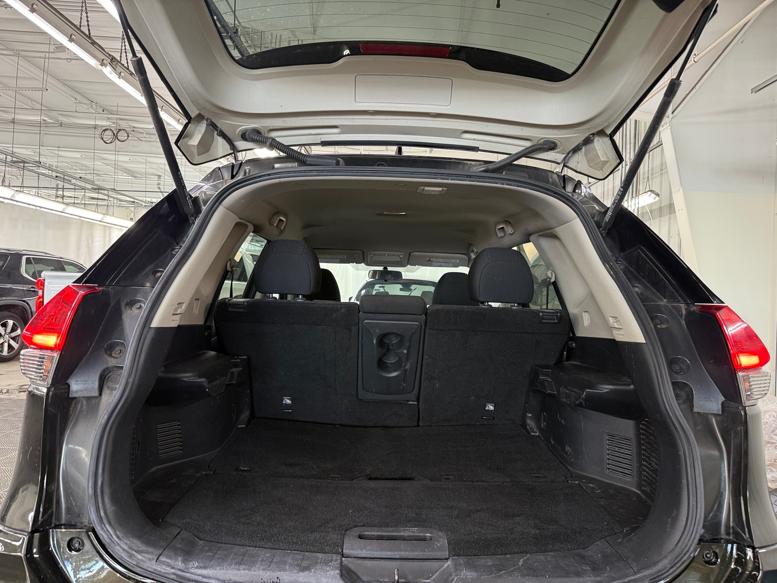 Thumbnail: 2017 Nissan Rogue - 7