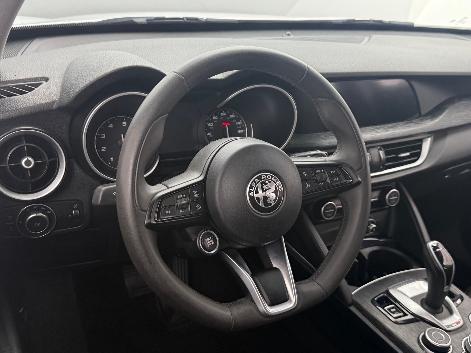 Thumbnail: 2021 Alfa Romeo Stelvio - 4