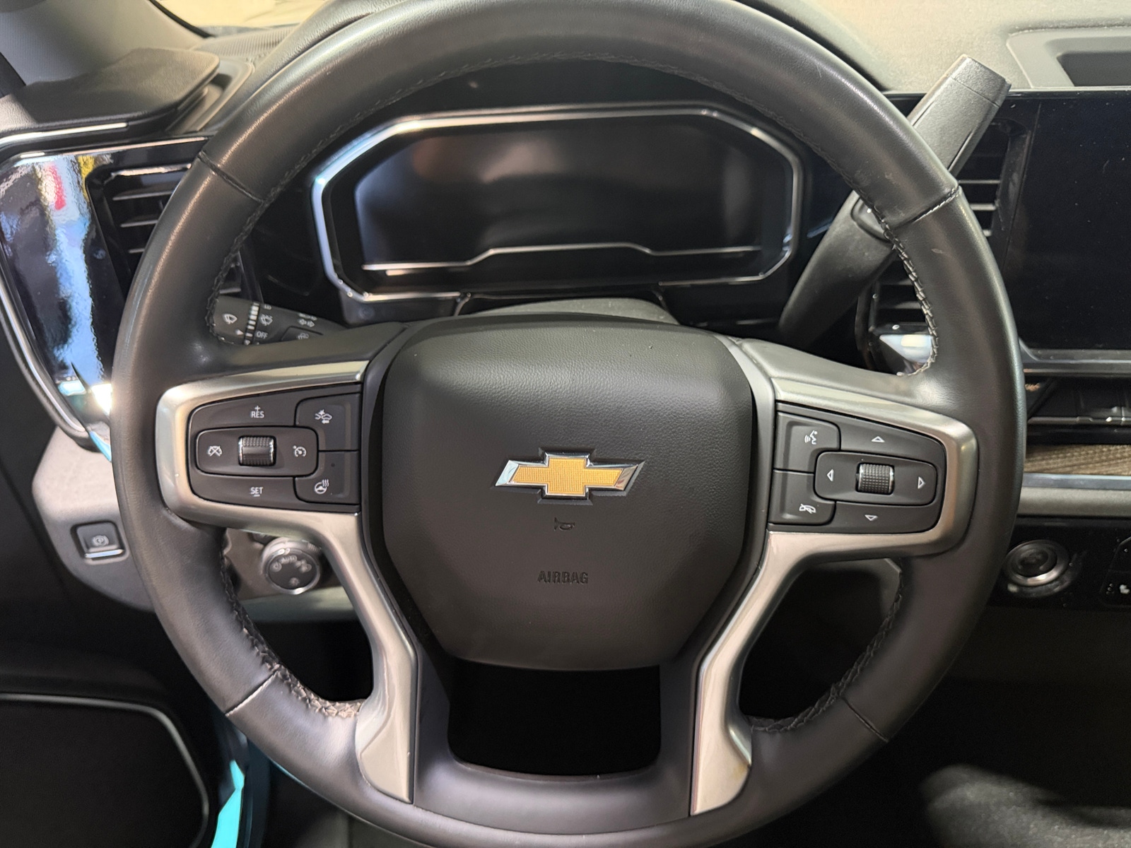Thumbnail: 2024 Chevrolet Silverado 1500 - 5