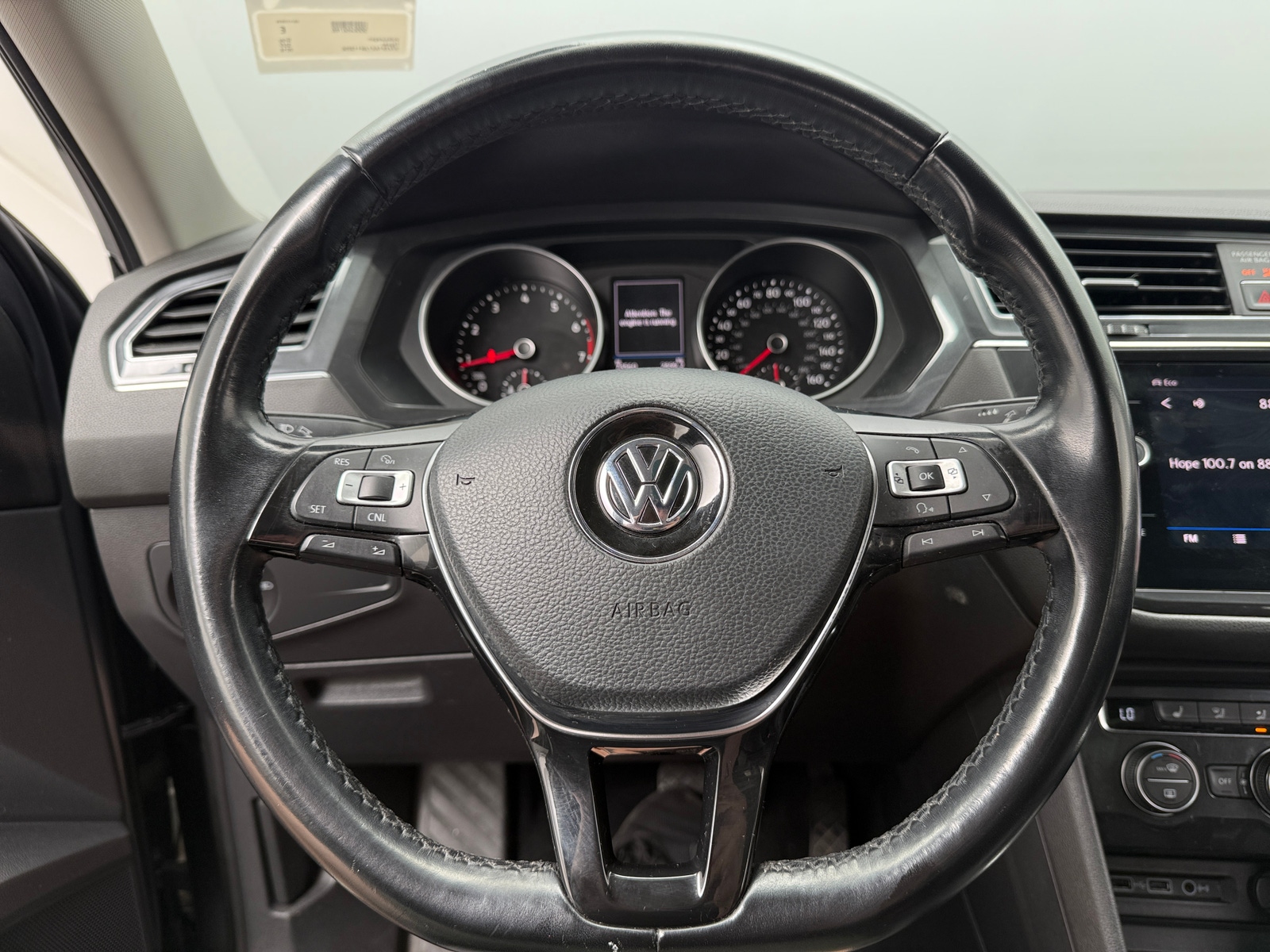 Thumbnail: 2018 Volkswagen Tiguan - 4
