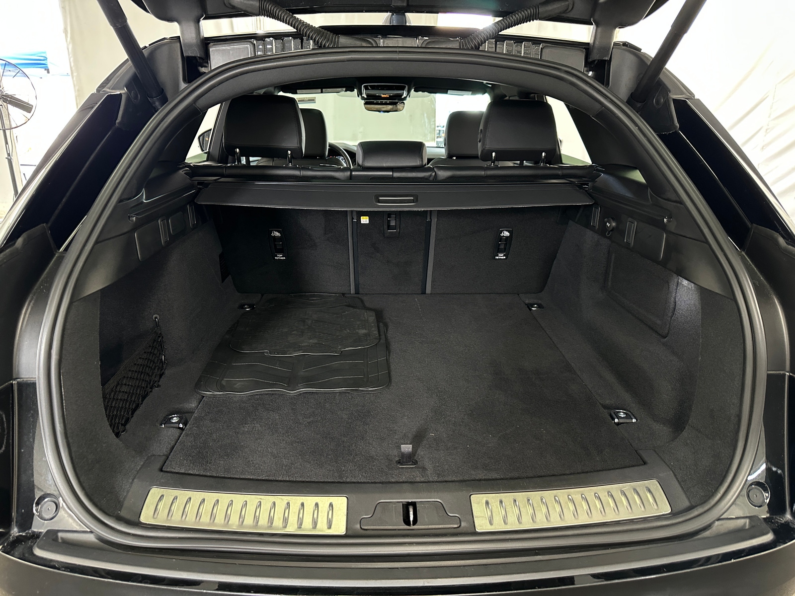 Thumbnail: 2025 Land Rover Range Rover Velar - 6